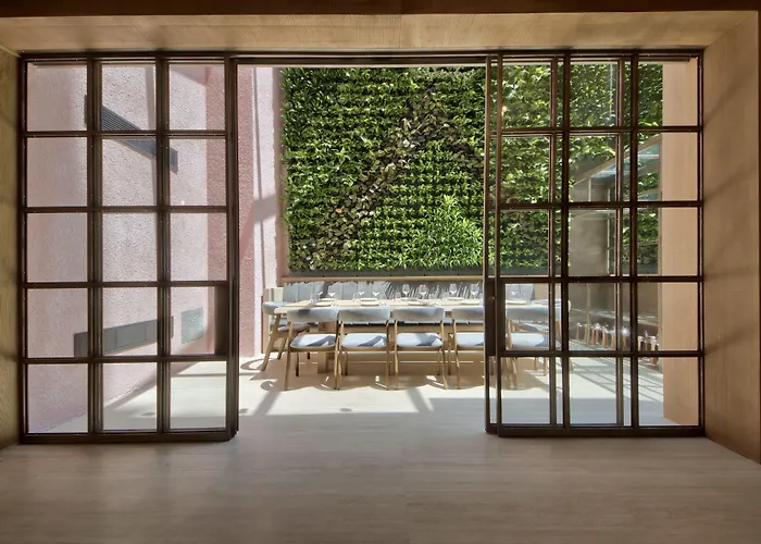 Land's End, Boutique Hotel